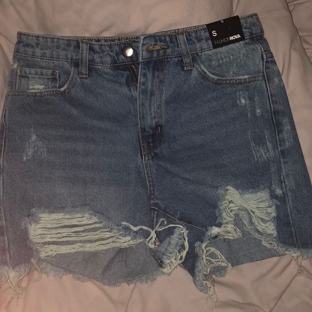 BRAND NEW FASHION NOVA Distressed Denim Shorts